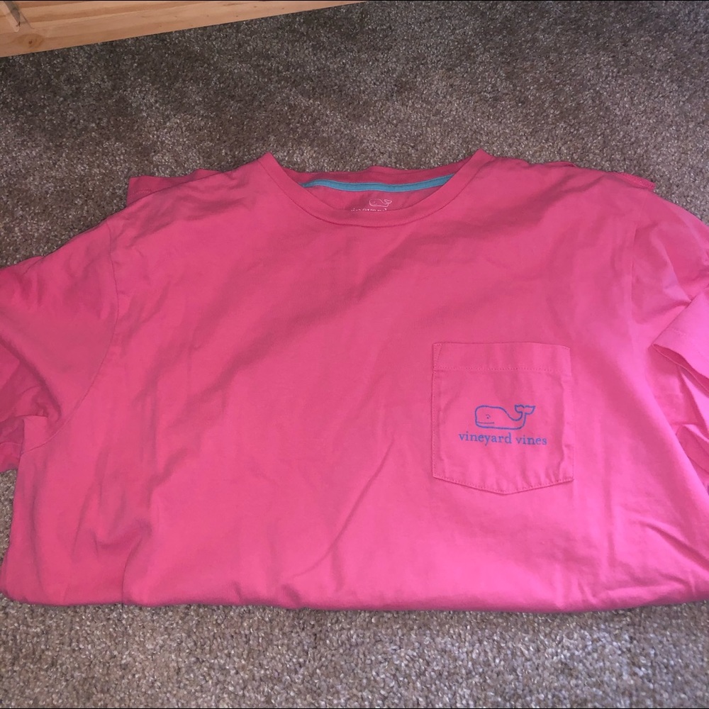 oversized vineyard vines tee